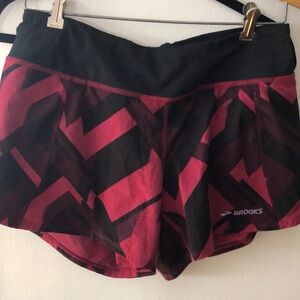 Brooks 5” Shorts- Medium